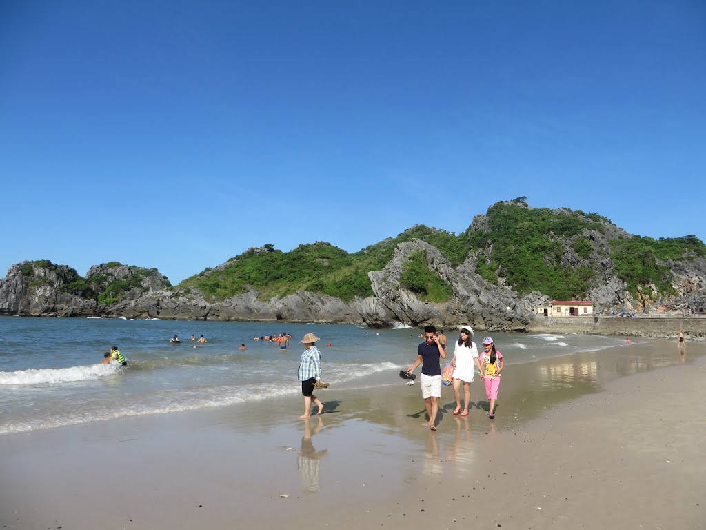 Tt. Cát Bà, Cát Hải, Hải Phòng, Vietnam by Dần Lê