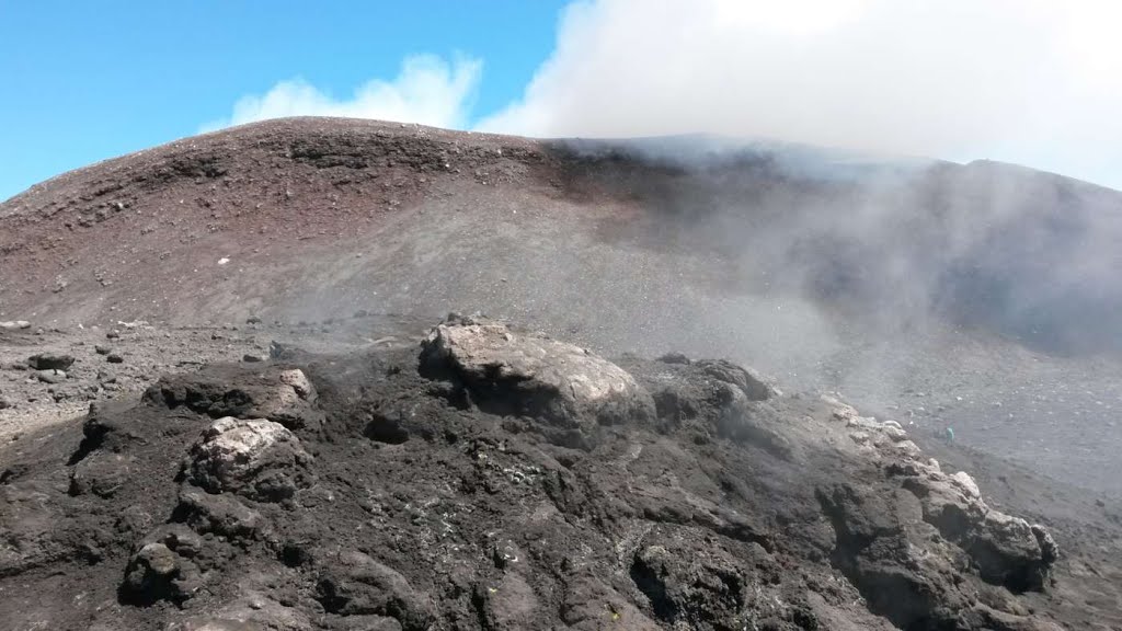 Volcano etna crater creative commons by gnuckx by gnuckx