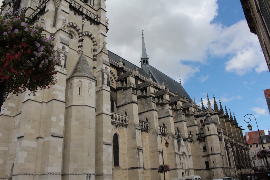 Cathédrale Notre Dame de l'Annonciation - Moulins (Allier) by DIABTUT