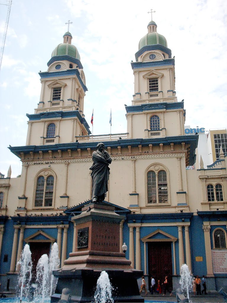 Iglesia San Francisco, Guayaquil Ecuador by Pepe Arroba