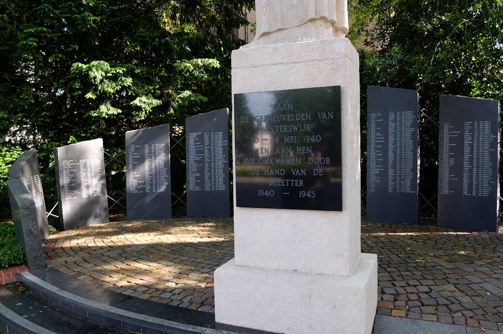 "Aan de gesneuvelden van Winterswijk en aan hen die omkwamen door de hand van de bezetter 1940 - 1945" by Syborgh