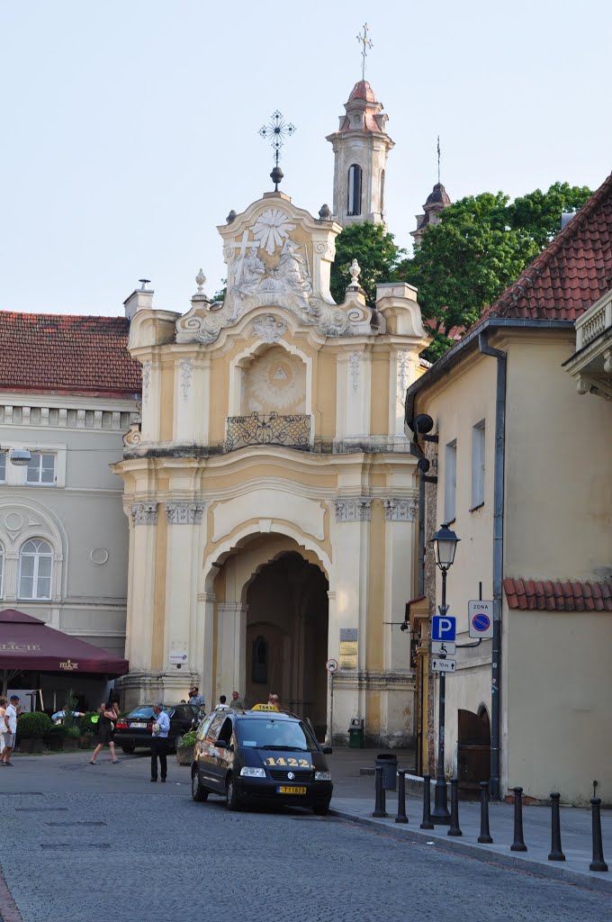 Puerta Basilia, Vilna by Ser Viajero