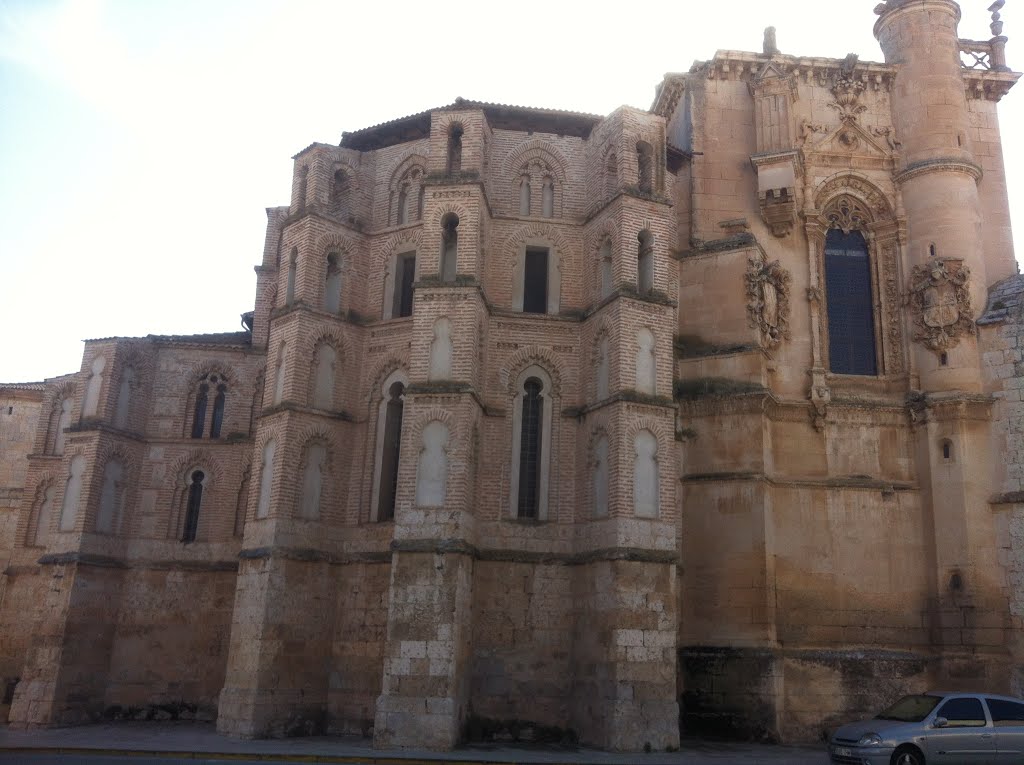 Peñafiel, Valladolid, Spain by viajerocontinuo