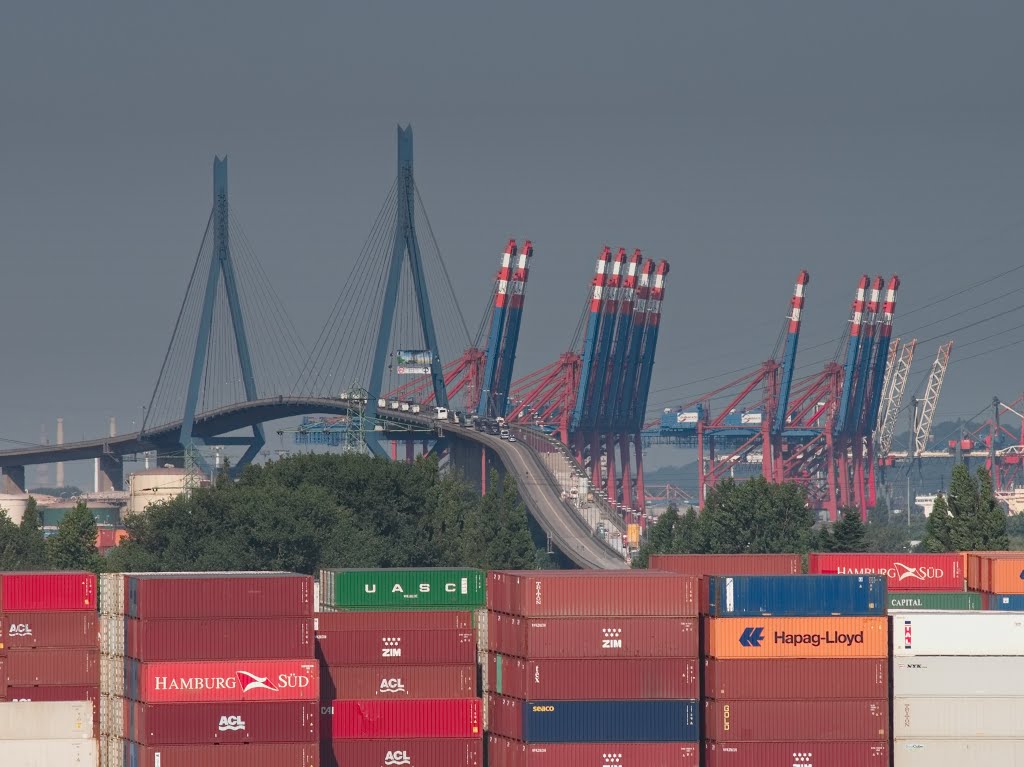 Köhlbrandbrücke, Hamburg.jpg by Torsten Schlüter