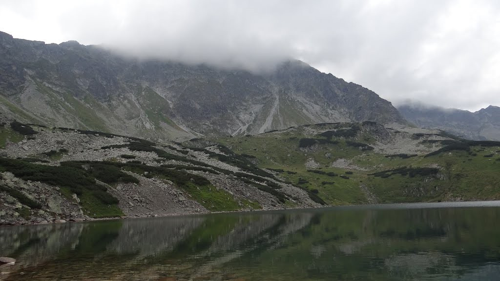 Polska, Tatry, Dolina Pięciu Stawów Polskich - Wielki Staw Polski by Robert Pomarański