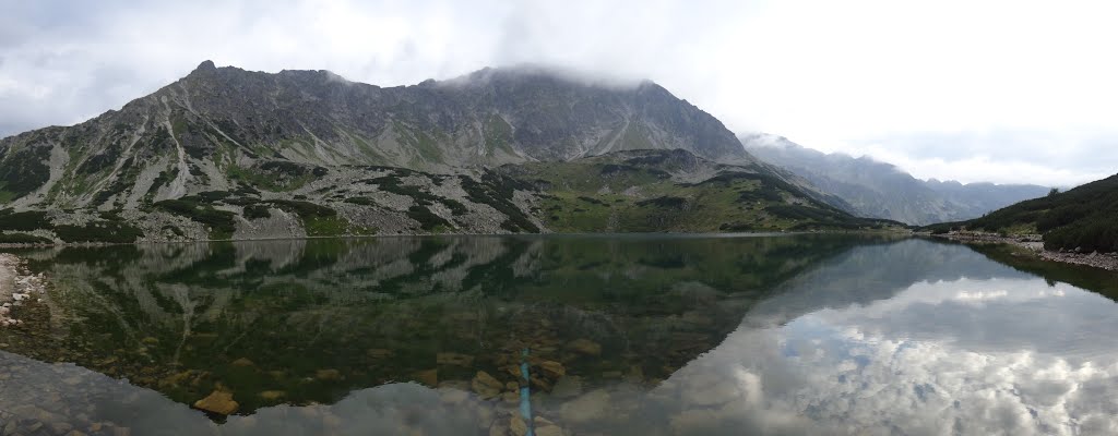 Polska, Tatry, Dolina Pięciu Stawów Polskich - Przedni Staw Polski by Robert Pomarański