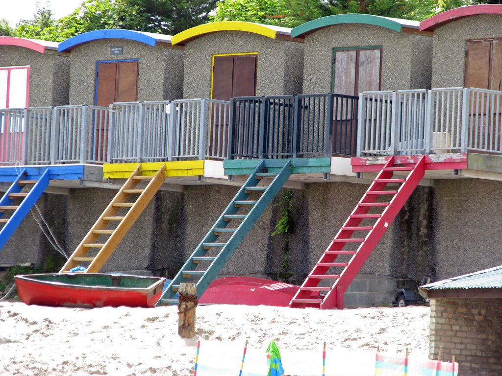 Beach Huts at Abersoch Beach by mike kilburn