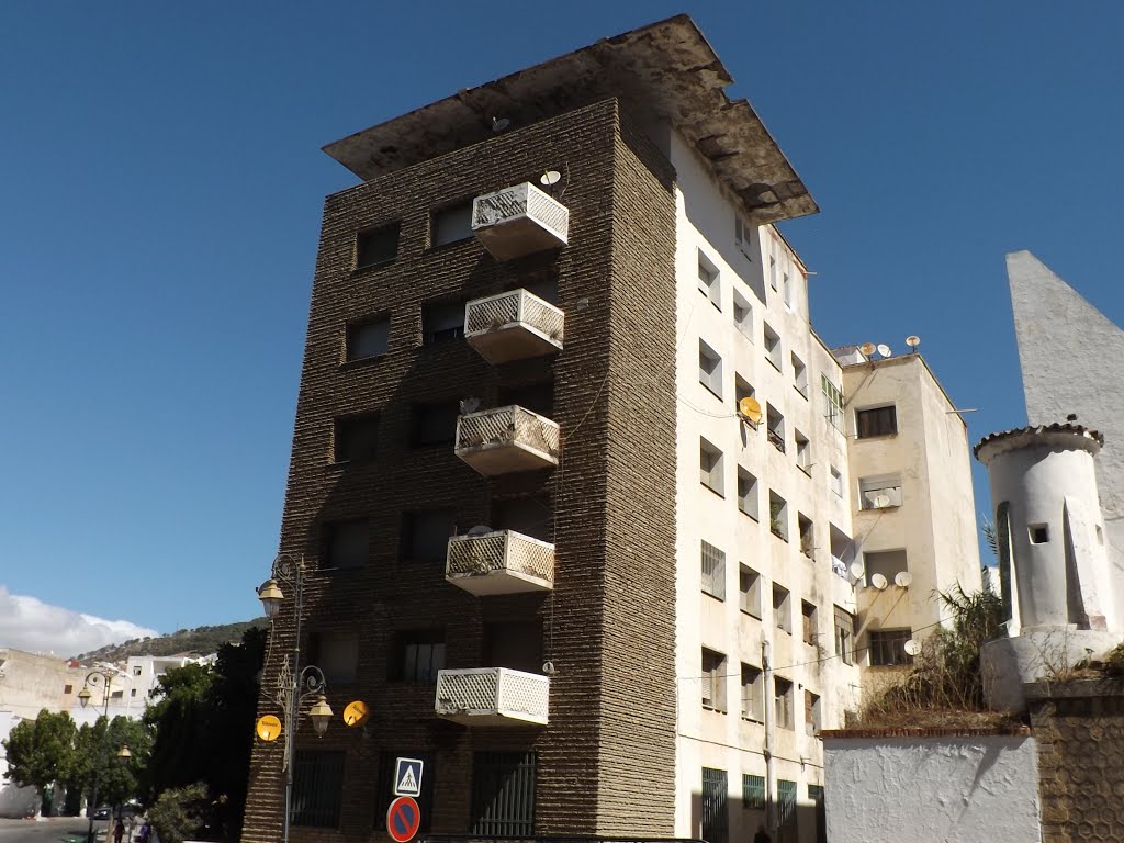 Tétouan: Avenue Alger by Mhamed Zarkouane