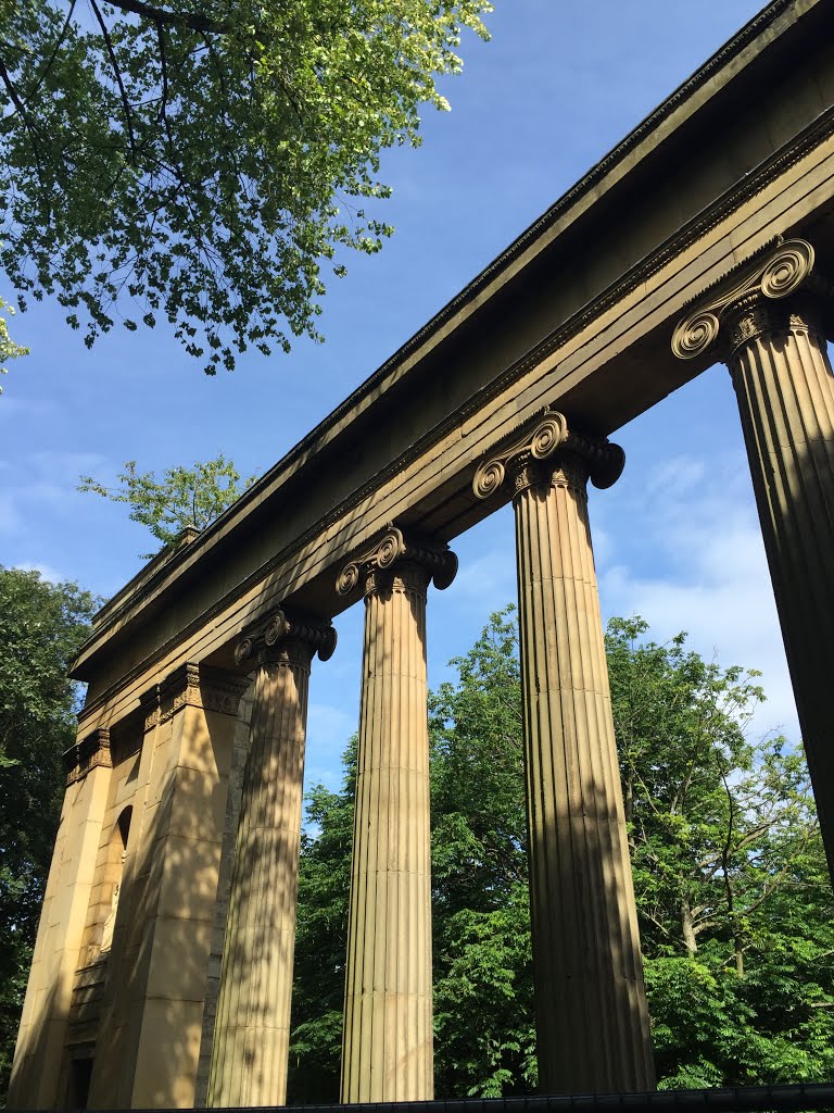 Town Hall Colonnade, Heaton park by citizenandrew