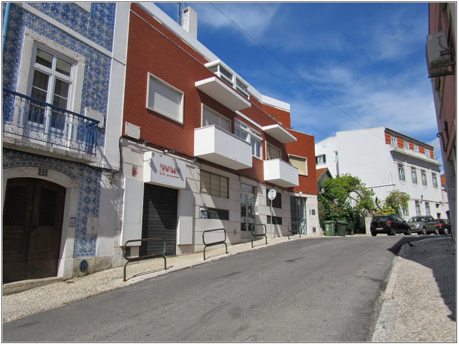 Rua Tenente Raúl Cascais by André Barragon