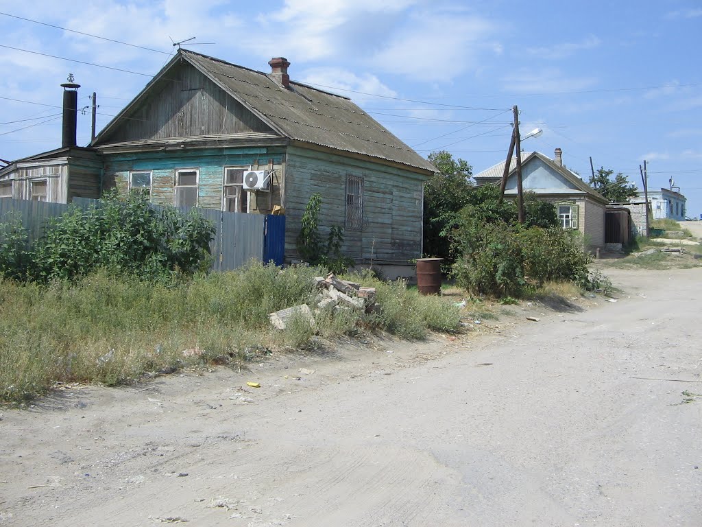 Dzerzhinskiy rayon, Volgograd, Volgogradskaya oblast', Russia by Victor Belousov