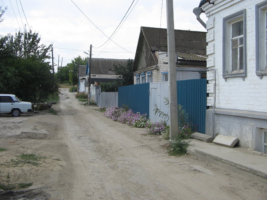 Dzerzhinskiy rayon, Volgograd, Volgogradskaya oblast', Russia by Victor Belousov