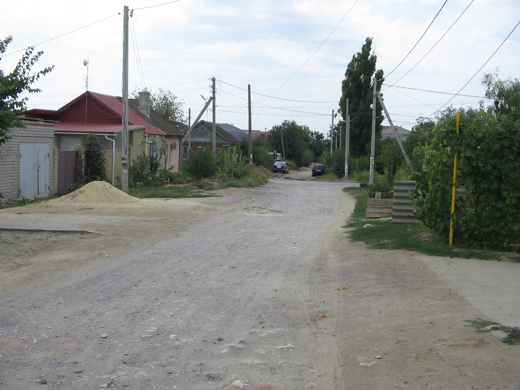 Dzerzhinskiy rayon, Volgograd, Volgogradskaya oblast', Russia by Victor Belousov