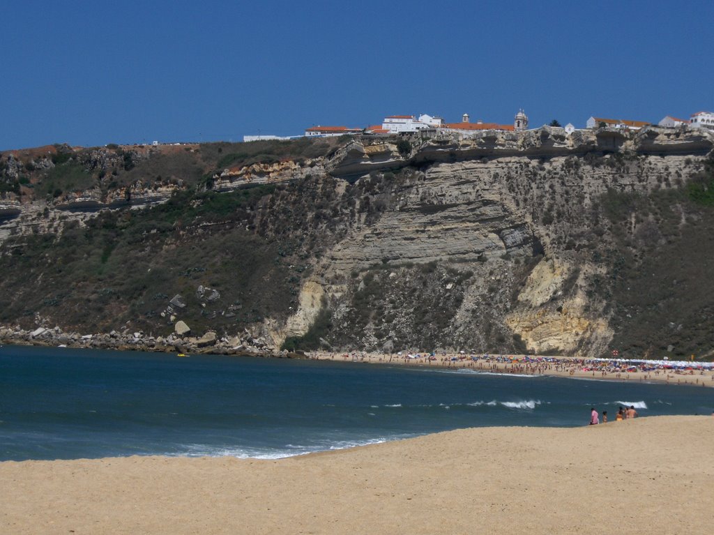 Shore of Nazaré by zmahagol