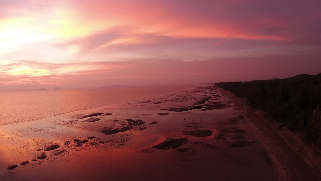 Unnamed Road, Tambon Ko Siboya, Amphoe Nuea Khlong, Chang Wat Krabi 81130, Thailand by Eric Hanscom