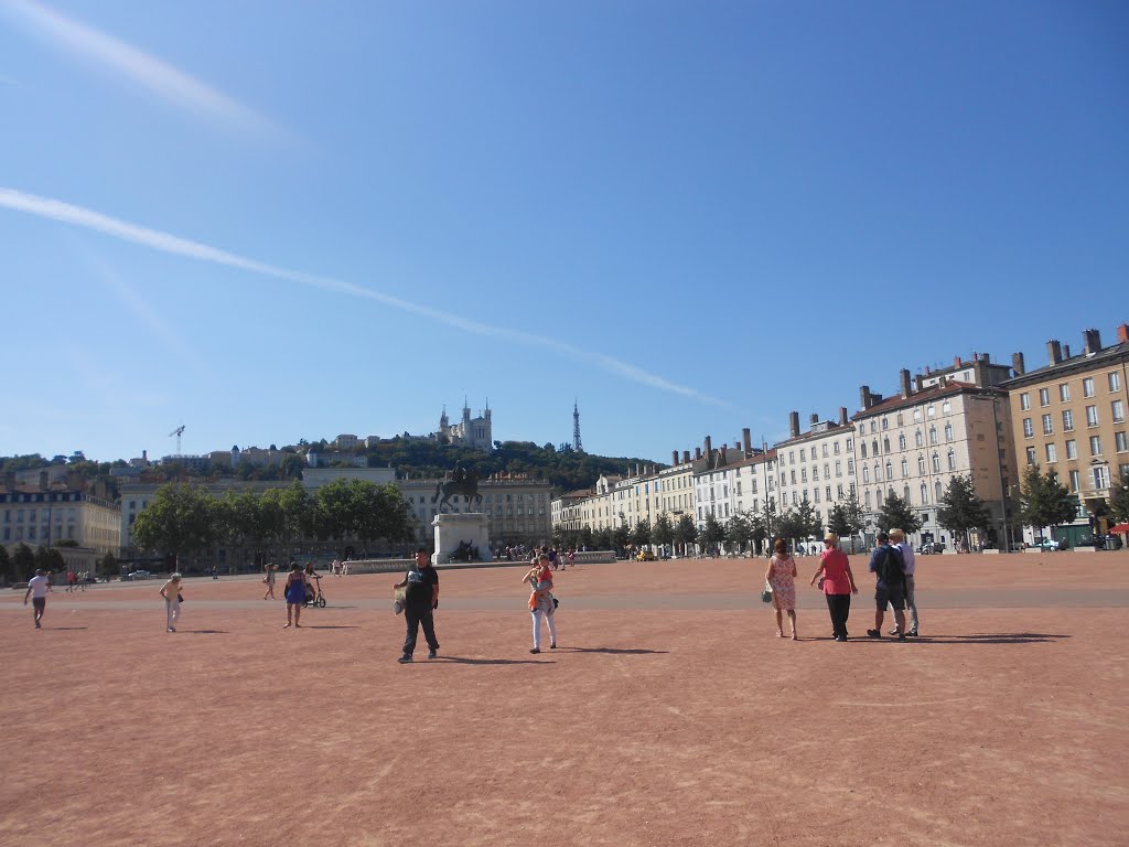 Place Bellecour by theo travaille