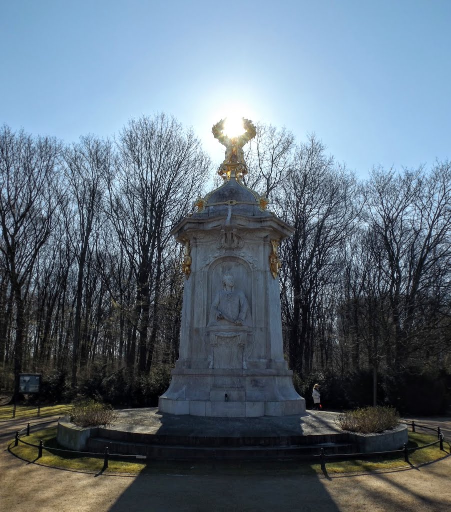 Berlin, Tiergarten, Beethoven-Haydn-Mozart Denkmal by Kurdo Kolenko