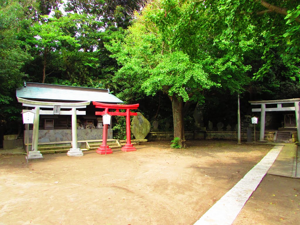 鎌倉～江ノ島 小動(こゆるぎ)神社 by moyashi21