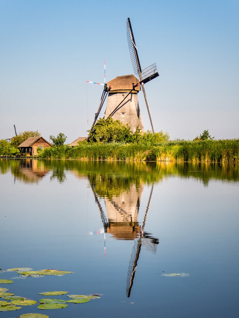 2957 Nieuw-Lekkerland, Netherlands by Stefan Vossemer