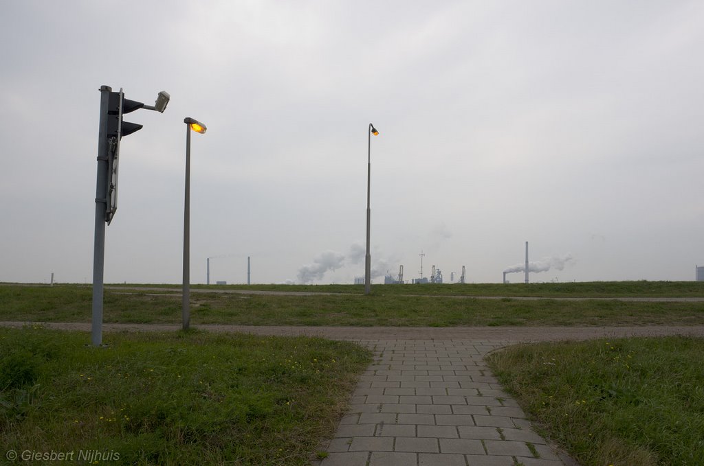 Middensluisweg, Ijmuiden, 20070812 by Giesbert Nijhuis