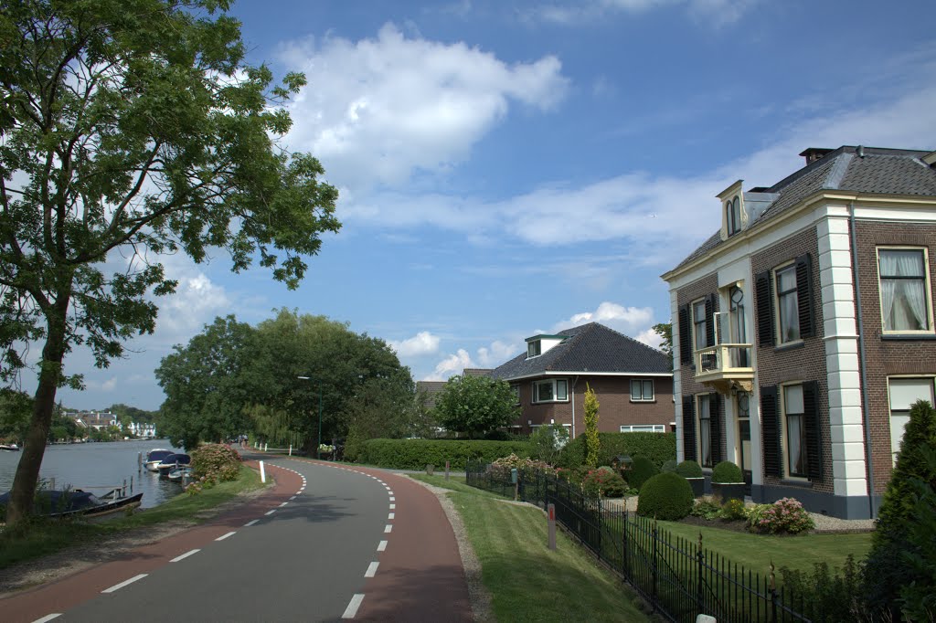 Het Zandpad bij Breukelen, eens was het een zandpad en werd hier de trekschuit getrokken. Lang geleden. by Jan Dijkstra