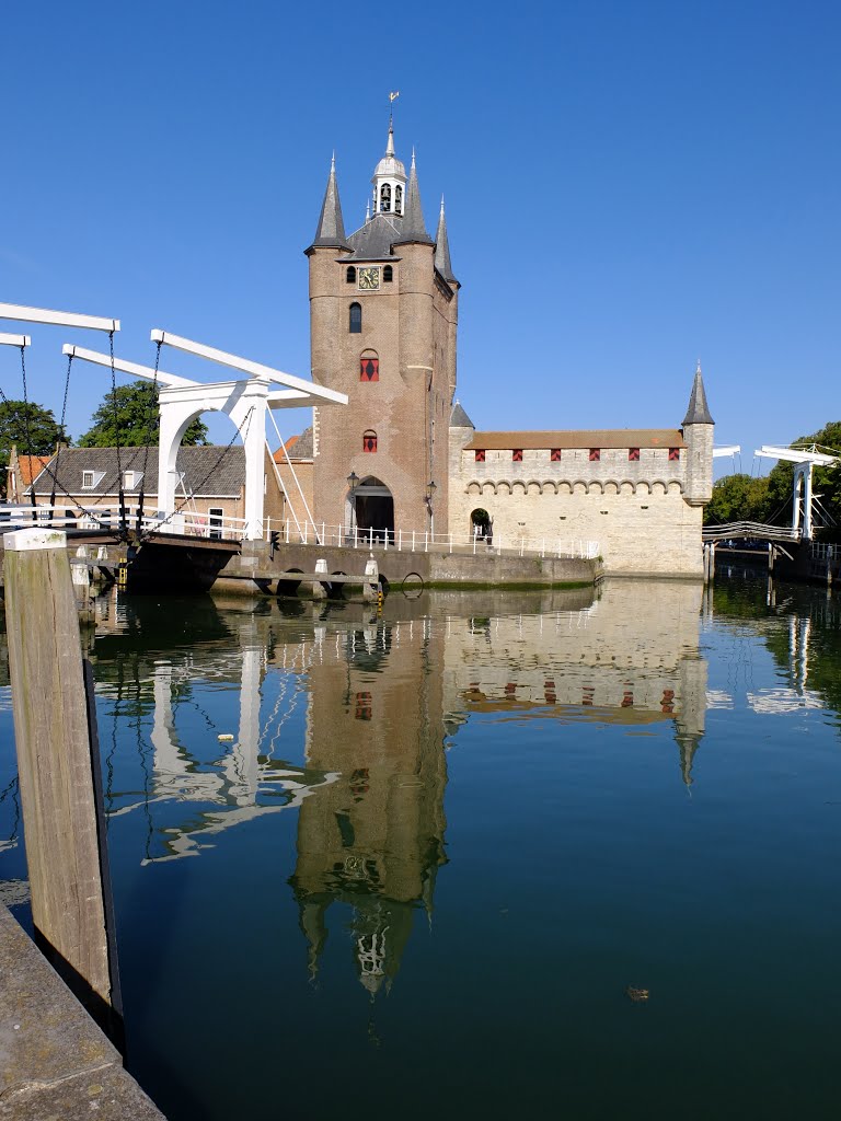 Zierikzee Zuidhavenpoort (www.stadspoorten.nl) by Remy Steller