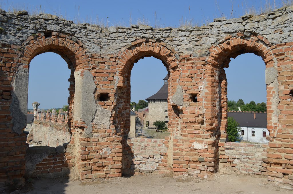 Medzhybizh, Khmel'nyts'ka oblast, Ukraine by Yana Z