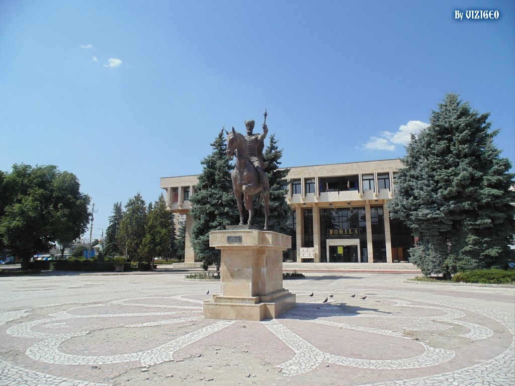 Piata Mihai Viteazu, Targoviste by vizigeo