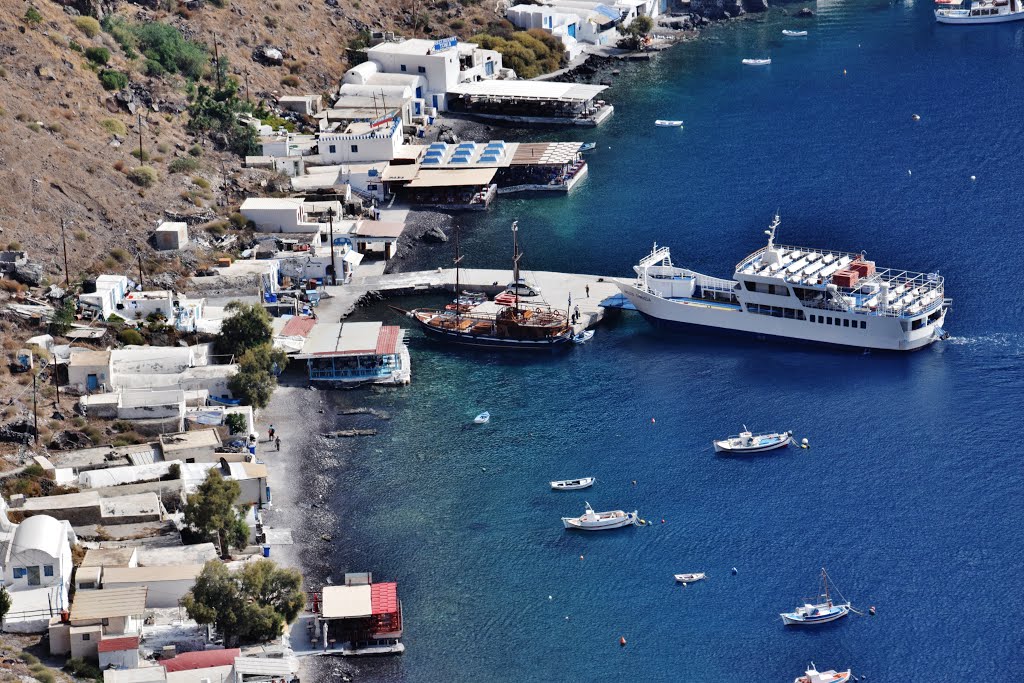 By zerkos, Greece, Santorini Island, Thirasia isl. by Zer kos