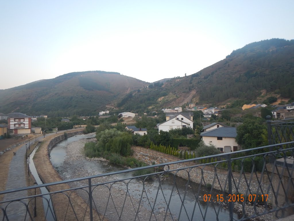 24500 Villafranca del Bierzo, León, Spain by Feet Peaker (Ian)