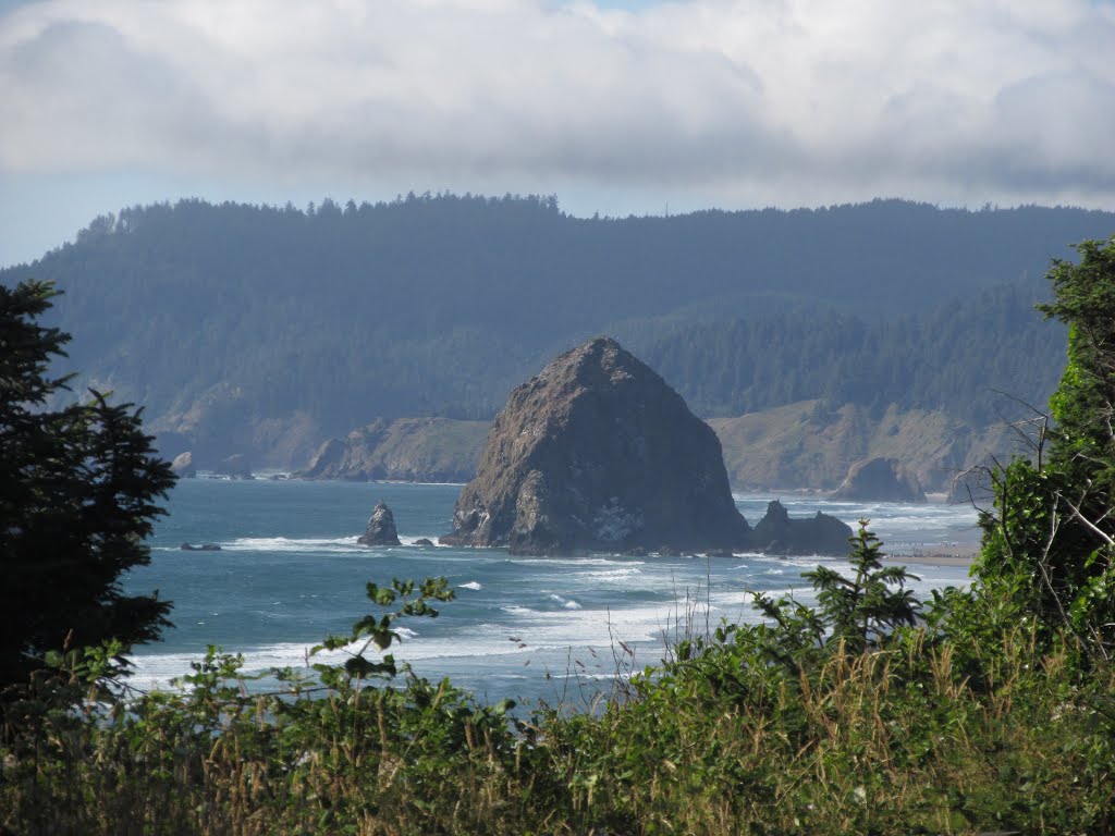 Rocks And Waves Naturally Framed In Ecola Bay State Park, Oregon Jul '15 by David Cure-Hryciuk