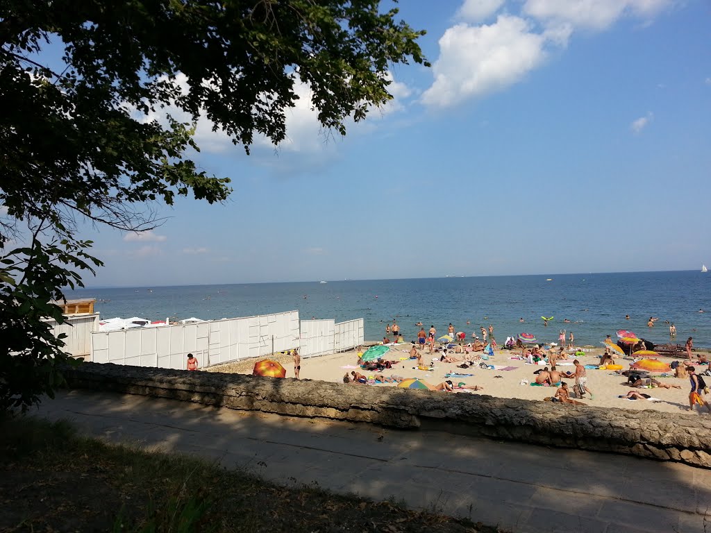 Otrada Beach, Odessa, Odessa Oblast, Ukraine by Владимир Переклицкий