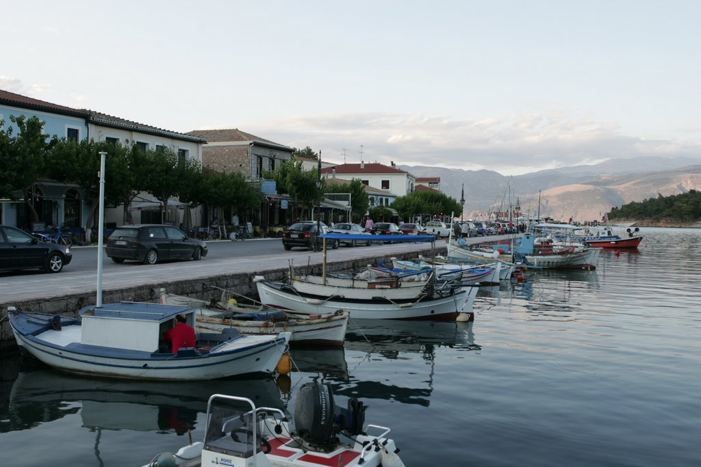 GALAXIDI MAIN PORT by Kostas Asimakopoulos