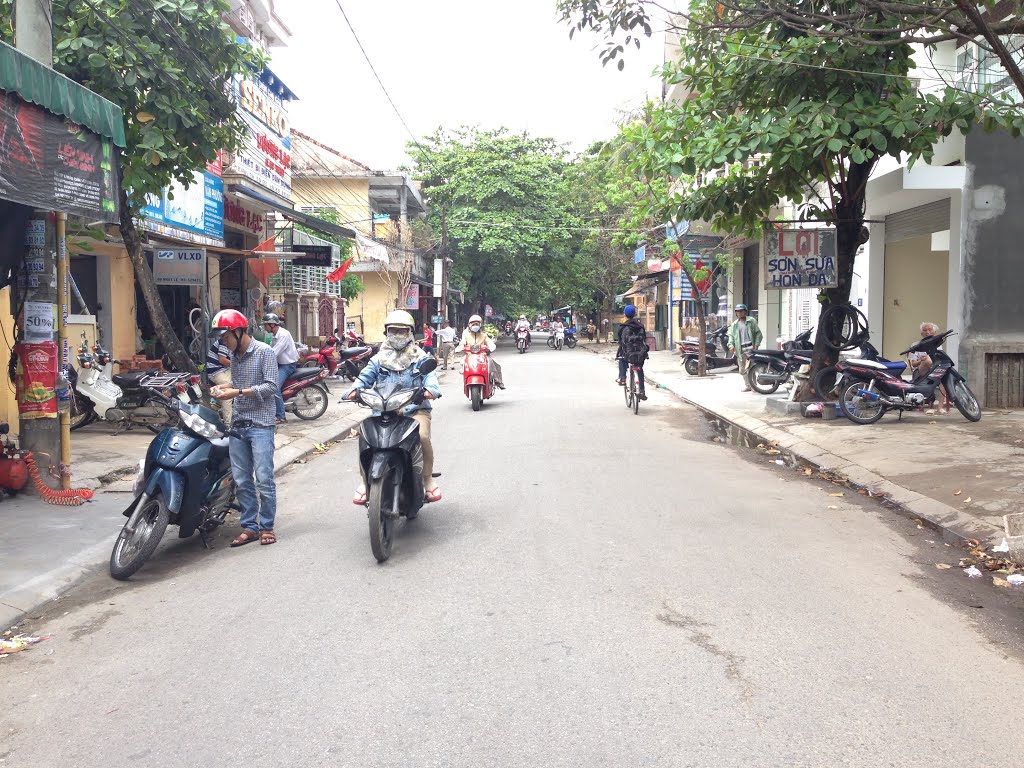 Thuận Thành, Huế, Thua Thien Hue, Vietnam by Koti Eurasia