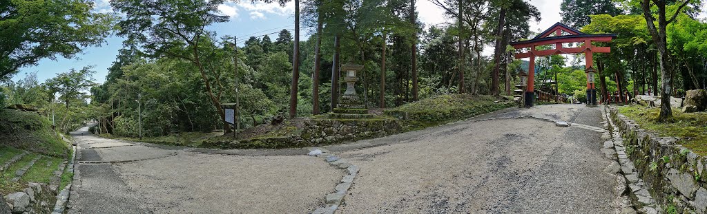 Hiyoshi Taisha shrine , 日吉大社 by z tanuki