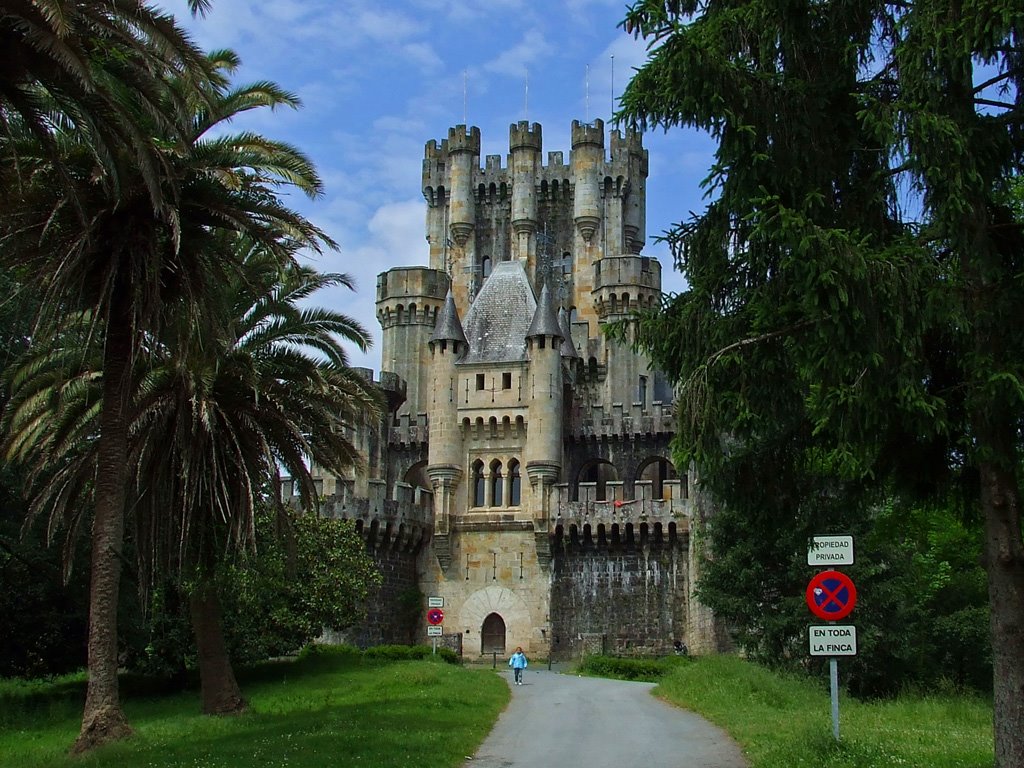 Castillo de Butron by Andres Cordoba