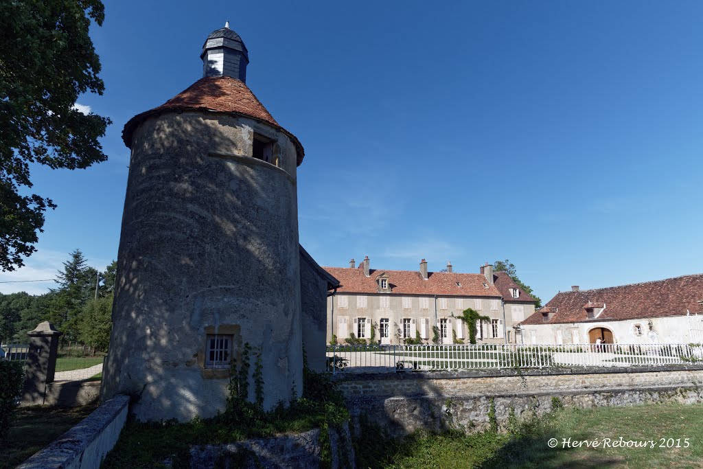 03 Coulandon - La Chassaigne (Chât) Pigeonnier by Hervé Rebours