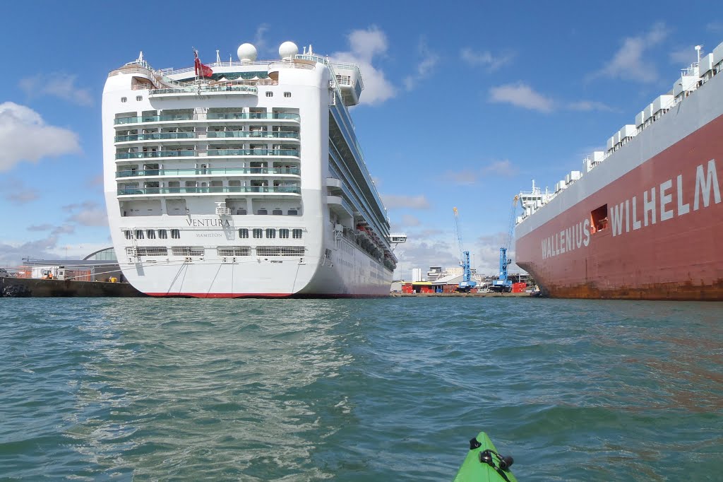 The 'Ventura' Cruise Liner at Southampton by Meic W Caerdydd