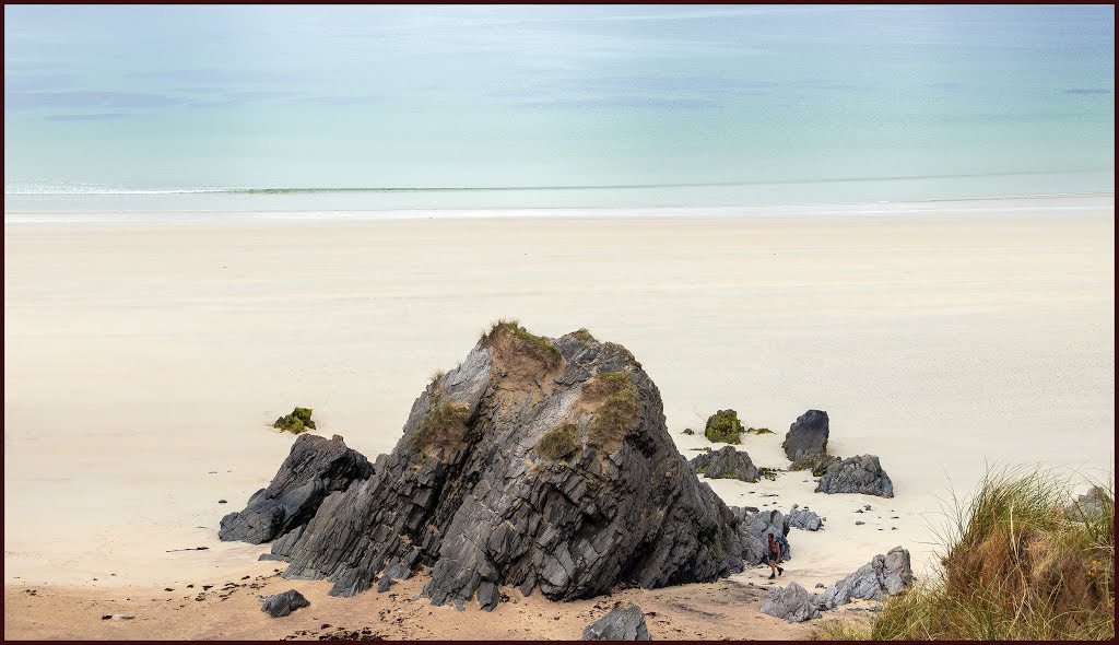 Balnakeil beach nr Durness, NW Scotland. Sea, sand - and rock. by brian gillman