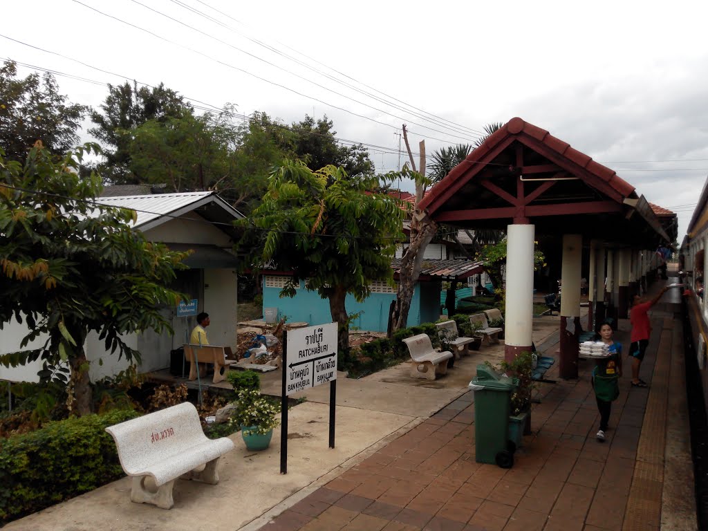 Ratchaburi Railway Station by pr8ngkiet