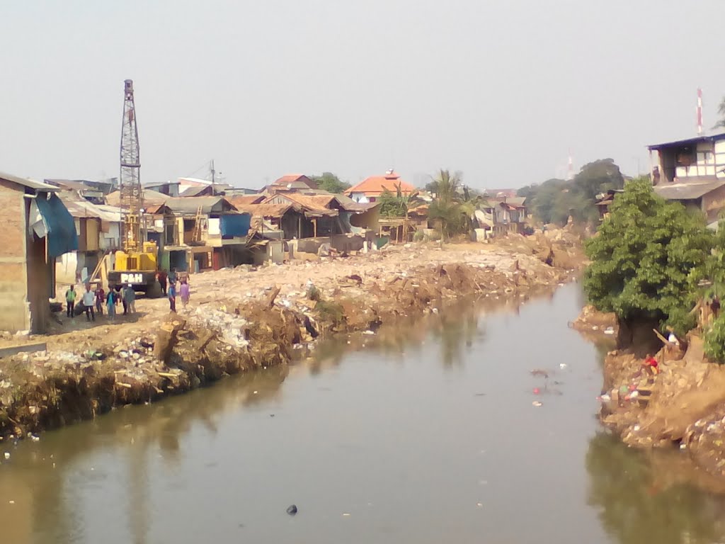 Normalisasi Ciliwung, relokasi kampung pulo 8 2015 by dicky aja