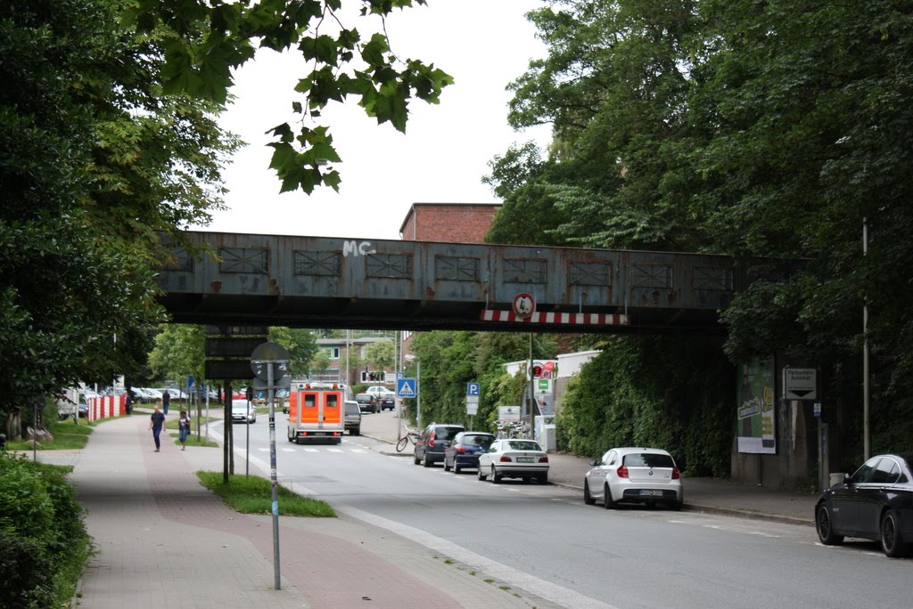 Brücke der Flensburger Hafenbahn über die Bahnhofstraße by Helgoland