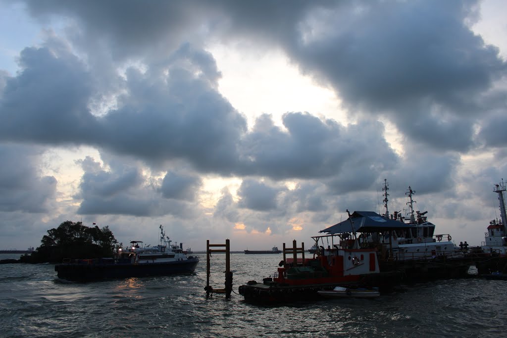 Jl. Jenderal Sudirman, Prapatan, Balikpapan Sel., Kota Balikpapan, Kalimantan Timur 76111, Indonesia by Aris Prianto Aris