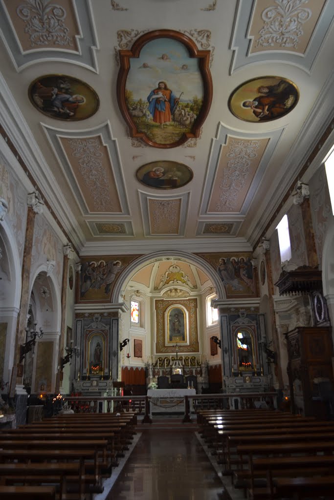 Navata della chiesa di Santa Maria della Porta by Geo S