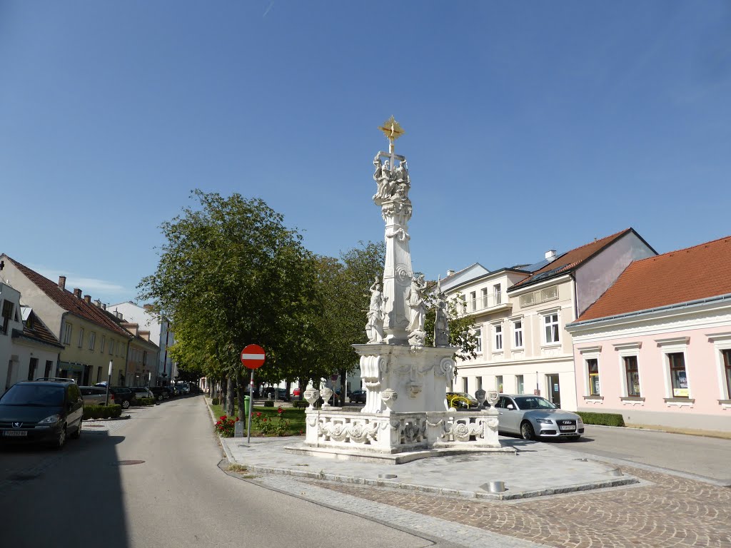 Pest/Dreifaltigkeitssäule in Kirchberg am Wagram by Gerold Treitler