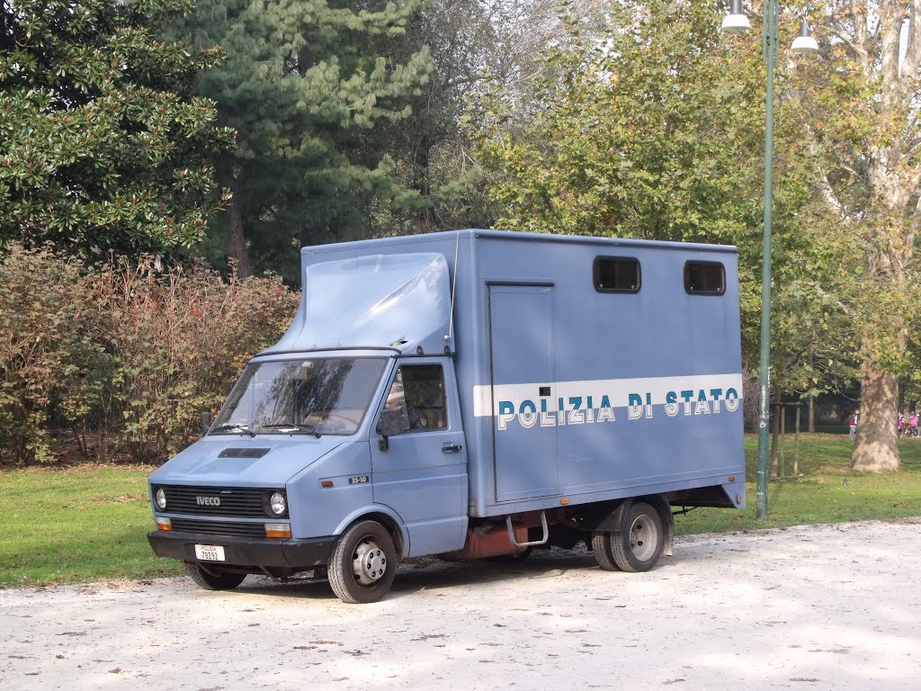 Iveco Daily 35-10 Italian prisoner transport vehicle by Norbert Banhidi