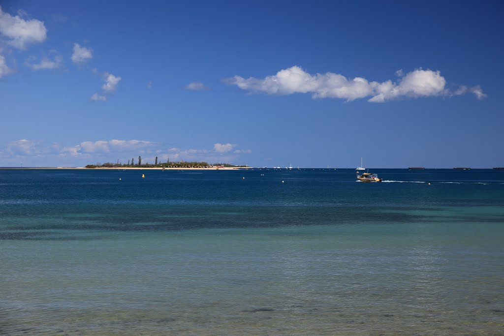 Anse Vata, Nouméa by Takahashi Masaki