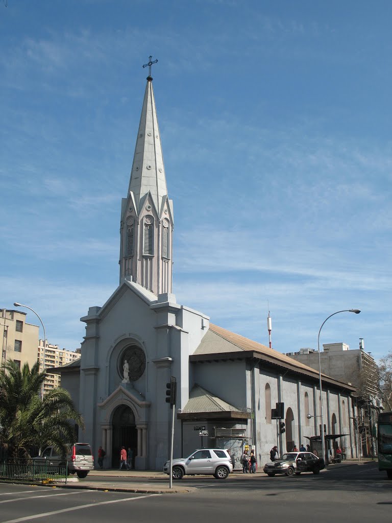 Parroquia de la Asunción, Santiago by Eugenio Aviles