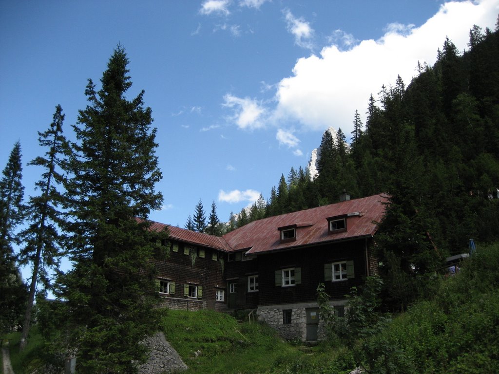 The Höllentalangerhütte by Jeff_Balko