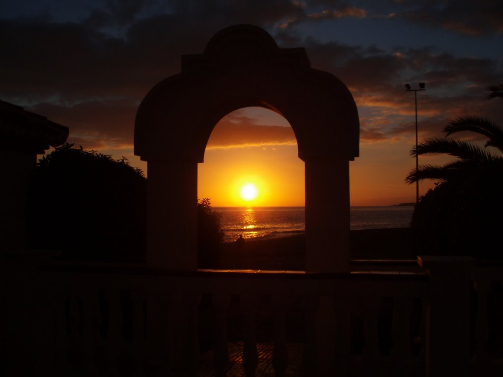 Atardecer en Nerja by alejob75